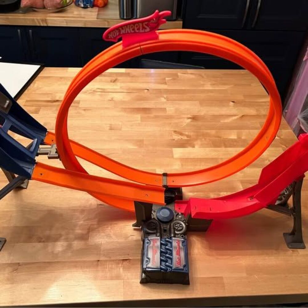 Hot Wheels Action Powered Shift Motor Raceway